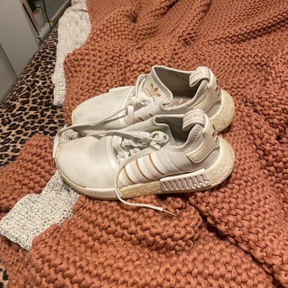 Sneakers - Picture 2 of 3